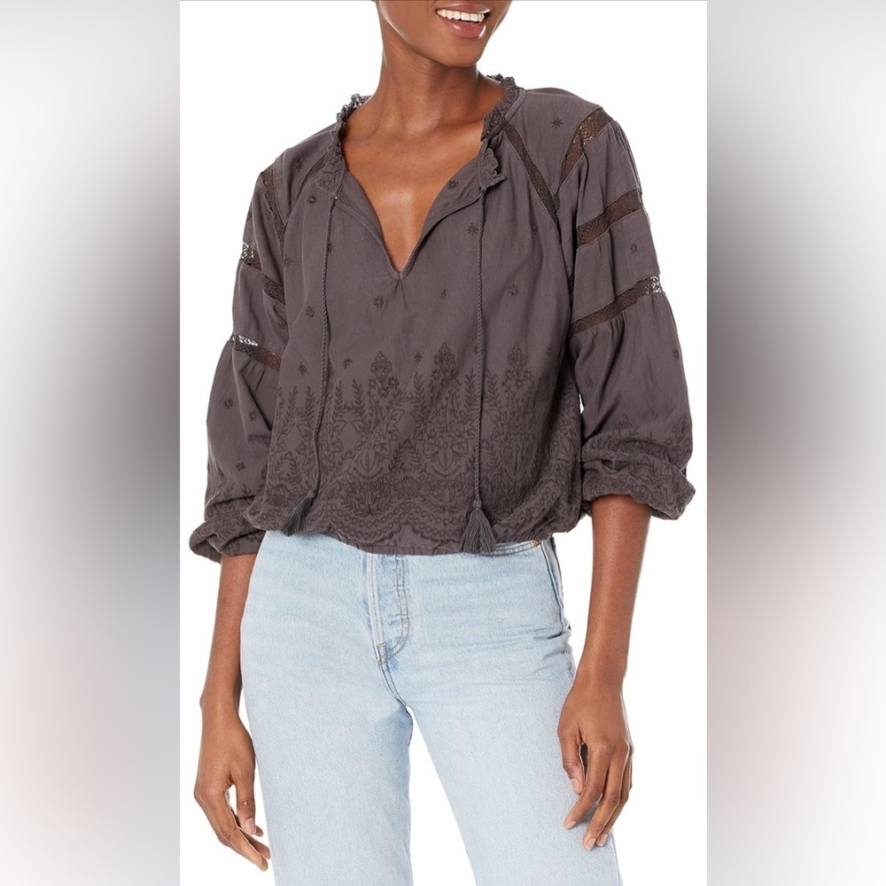 NEW- Lucky Brand Women's Long Sleeve Embroidered Knit Top SIZE: XXL - Picture 1 of 7